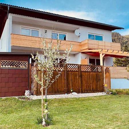 Ferienwohnung Resi Mit Traumhaftem Seepanorama シュタインドルフ・アム・オシアッハー・ゼー エクステリア 写真